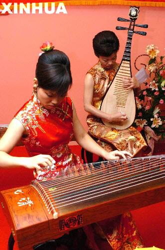 雅加达首家中国传统民乐学校开学 (组图)