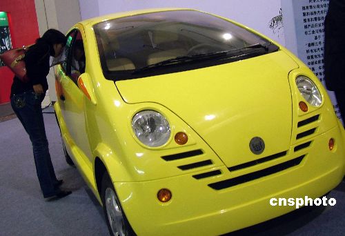 图:春晖三号-嘉乐微型电动轿车上海亮相