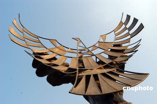 图:鲁班梦雕塑在潍坊落成