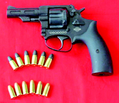 警察明年配国产9mm转轮枪(图)