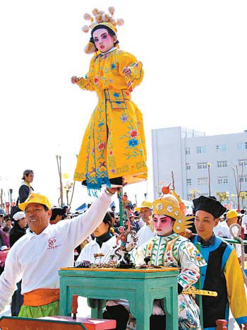 黄圃飘色已发展成为一种百姓广泛参与的文化活动.