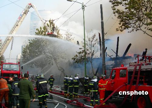 杭州市最繁华地段发生火灾 差点毁了商业一条
