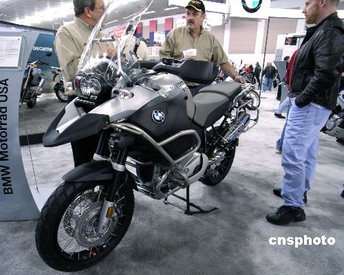 多图:2006年最新款摩托车亮相 吸引各路眼球
