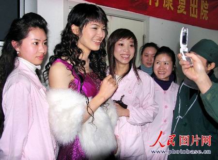 组图:温州第一个变性人梦圆女儿身(4)
