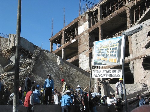 肯尼亚首都一在建危楼倒塌 豆腐渣活埋200人