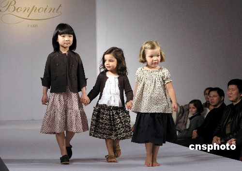 图:法国著名童装品牌Bonpoint2006春夏发布会
