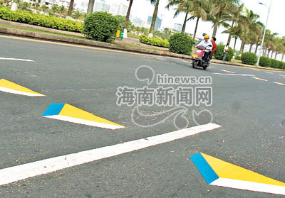 海口道路开始使用新型减速带