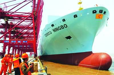 中国最大深水港的最新骄傲世界最大集装箱船名