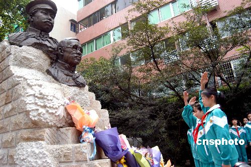 图:广州举行黄花岗起义95周年纪念活动
