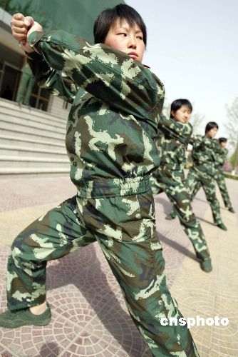 图:中国武警新迷彩服揭密