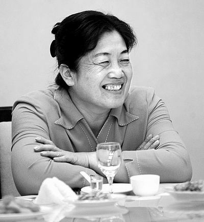 与济源市委书记周春艳谈维护妇女权益