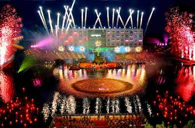 第十八届北京大兴西瓜节开幕 灯光波影演绎创