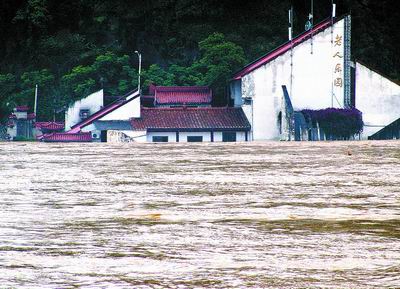 福建洪灾两城市成孤岛 该省160多万人受灾直接