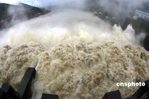 闽江大洪水福建全力防汛抗洪 178万人受灾19