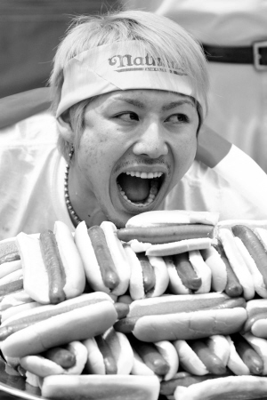 美国独立日吃热狗比赛日本小林尊成功六连冠
