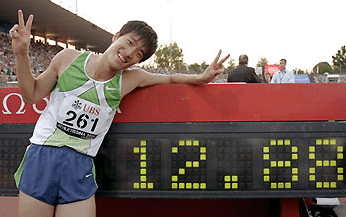 图文：刘翔打破男子110米栏世界纪录