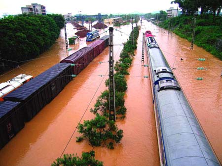 京广线白石渡至坪石北区路基下沉