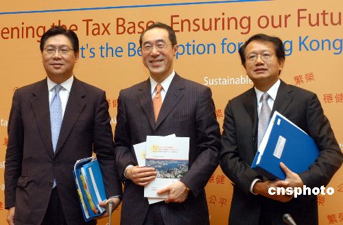 唐英年强调:税改长远解决香港税基狭窄所致风