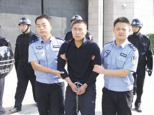 非法改装车在北京通州“炸街” 4名车主被依法处罚