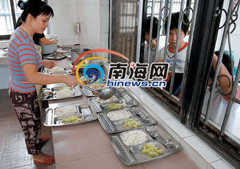 “問(wèn)題”孩子“考驗(yàn)”救助站