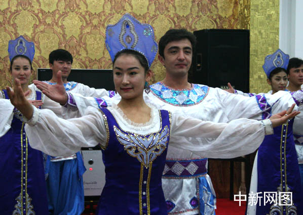 组图:魅力新疆之俄罗斯族民族舞蹈