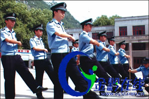 狱警练兵(图)