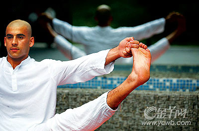 印度来的瑜伽教练_新闻中心_新浪网
