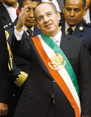 墨西哥新总统反对声中就职