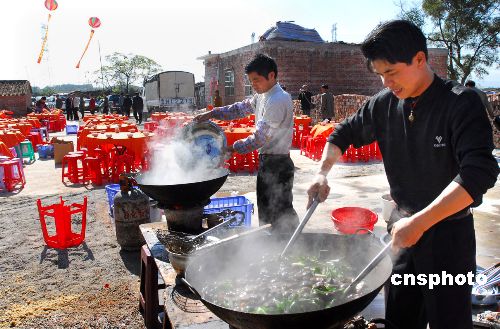 图:广东肇庆台风灾民元旦前全部住入新屋