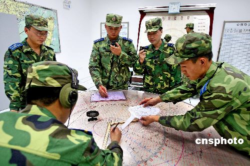 中国陆军机动作战部队有18个集团军 武警66万