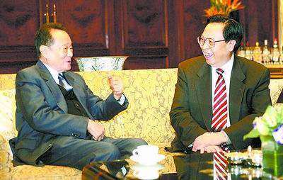 徐光春分别会见曾宪梓李嘉诚李兆基郭鹤年