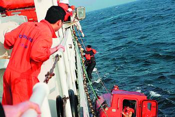 17名中国籍船员获救