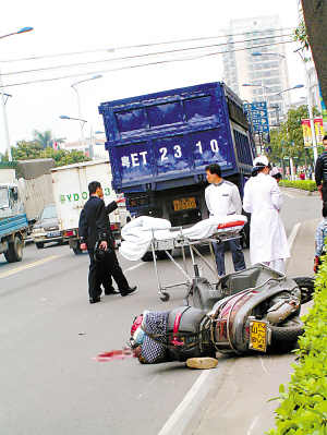 事故现场,死者死状惨烈.