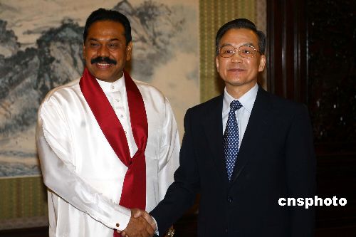 图：温家宝会见斯里兰卡总统拉贾帕克萨