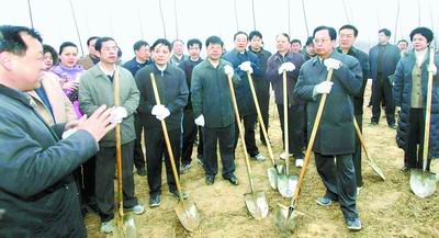 春风细雨润中原正是植树好时节徐光春陈全国等省领导