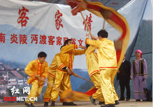 客家山歌唱和谐 炎陵县举办客家民俗文化节(图
