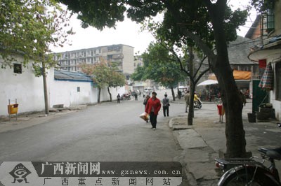 昔日南宁西安新颜市场喧闹今日街道喜换马路小学永宁水街图片