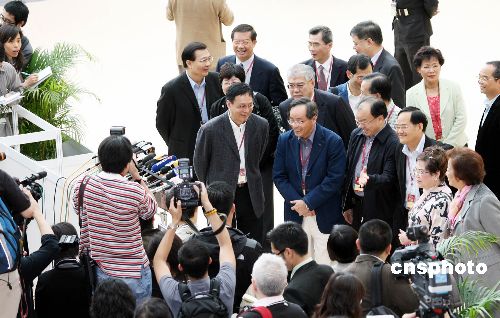 图文:香港民建联主席马力抵达行政长官选举会场