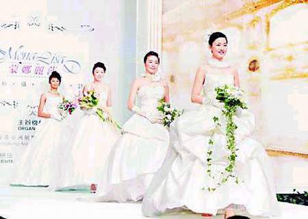 香港结婚生育率创十年来新低 婚纱业也被拖累
