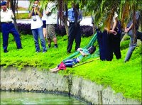 中山大学校内池塘浮起女尸警方已介入调查图