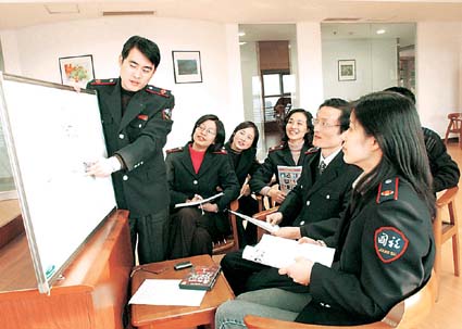 南京国税组织工作人员学习外语(图)