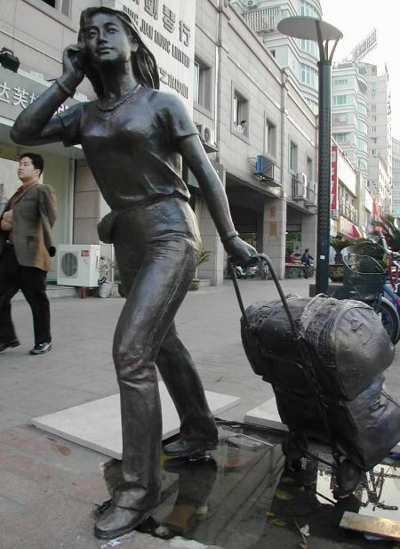 图文:人物雕塑落户温岭街头(1)
