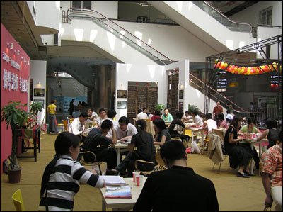 2004春季南京家装节昨日在江苏展览馆拉开帏
