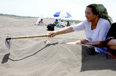 图文:火洲吐鲁番出现沙疗热