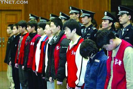 内裤强奸犯当庭瘫倒(图)镂空少女美女透明图片