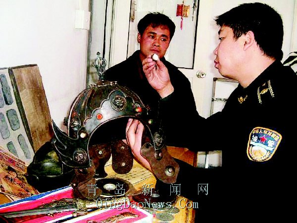 这顶头盔关公戴过吹牛符号卖假古董昨被查处商贩带唯美女生网名图片