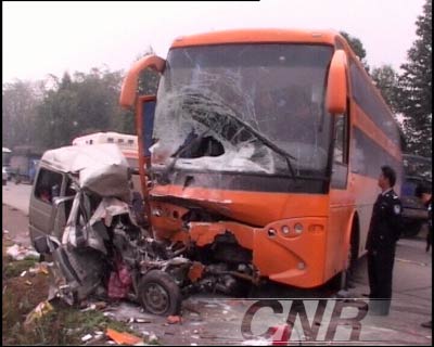 肇庆市发生一起交通事故 5人死亡3人受伤(图)