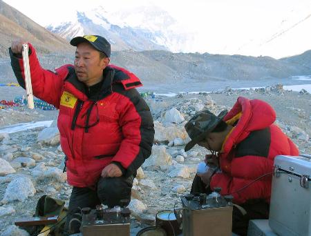 图文:珠峰科考海拔6000米以上部分样品采集工