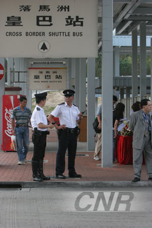 香港落马洲启用新的过境巴士总站(组图)