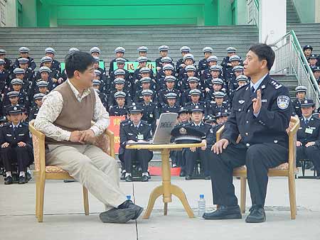 警侠董喜宽:曾在黑社会酒桌上使出二指禅(组图